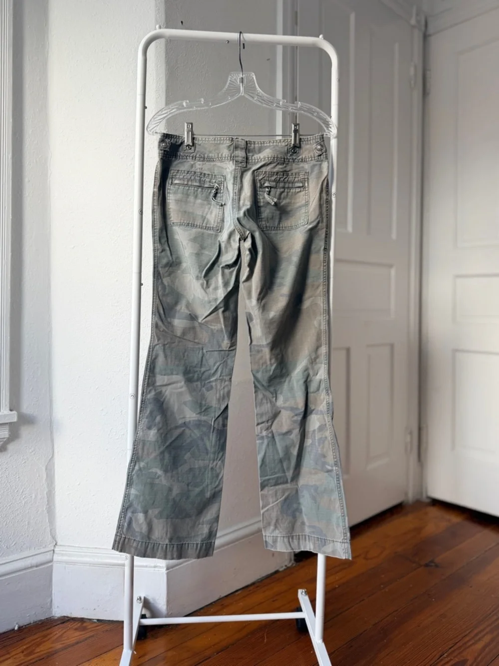 Vintage 00s Forever 21 6.5” lowrise cotton cargo pants adjustable button waist